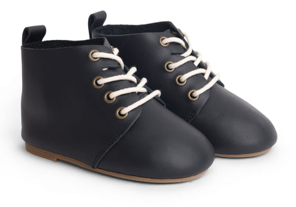 802 - Black Leather High-Top Soffee