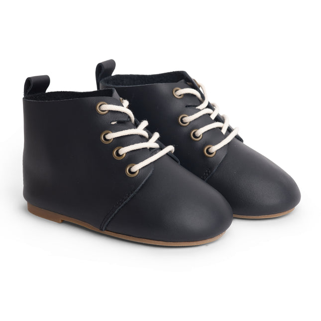 802 - Black Leather High-Top Soffee