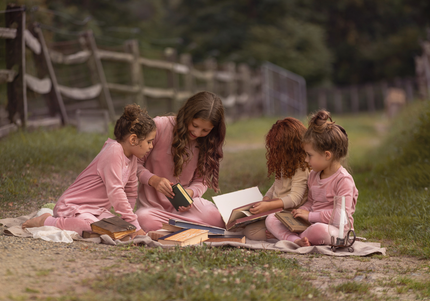 P8- Girls Pink Velour Night Shirt Set